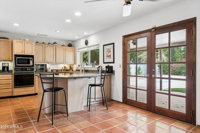 2930 E ACOMA Drive E, Phoenix, AZ 85032