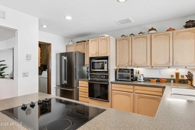 2930 E ACOMA Drive E, Phoenix, AZ 85032