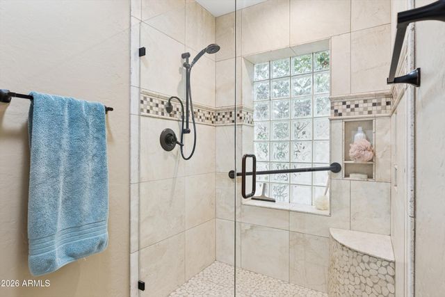 2930 E ACOMA Drive E, Phoenix, AZ 85032
