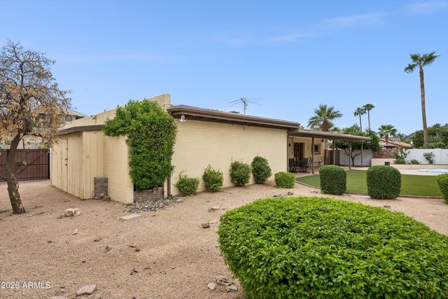 2930 E ACOMA Drive E, Phoenix, AZ 85032