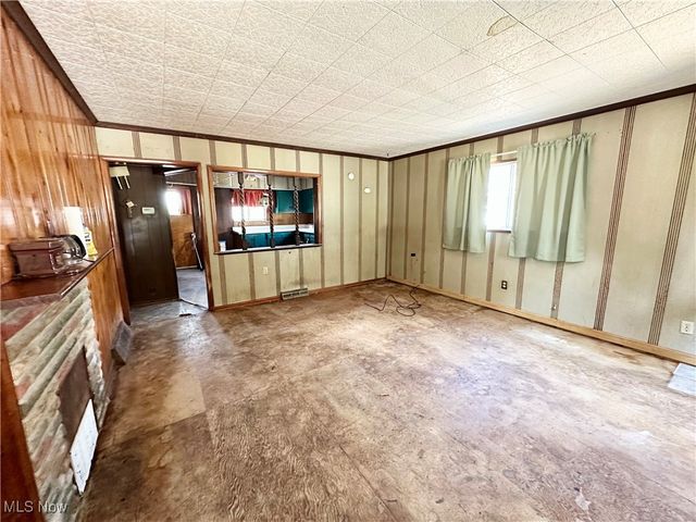 1093 Neville Street, Follansbee, WV 26037