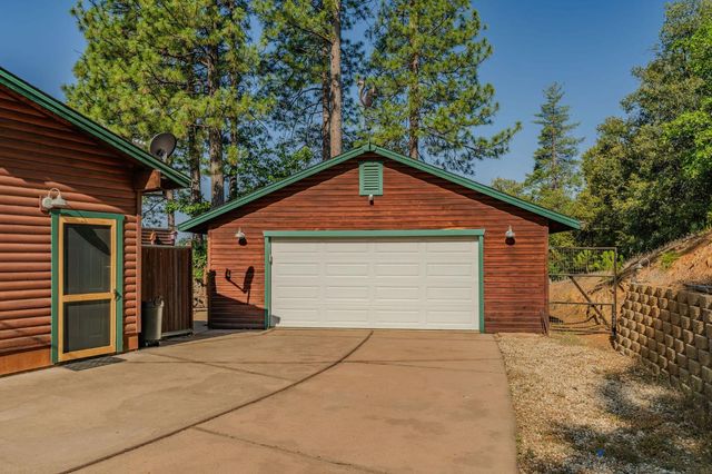 12325 Eldel Rd, Pine Grove, CA 95665