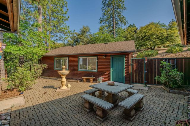 12325 Eldel Rd, Pine Grove, CA 95665