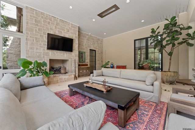 23982 Ferry Landing Dr, Denham Springs, LA 70726