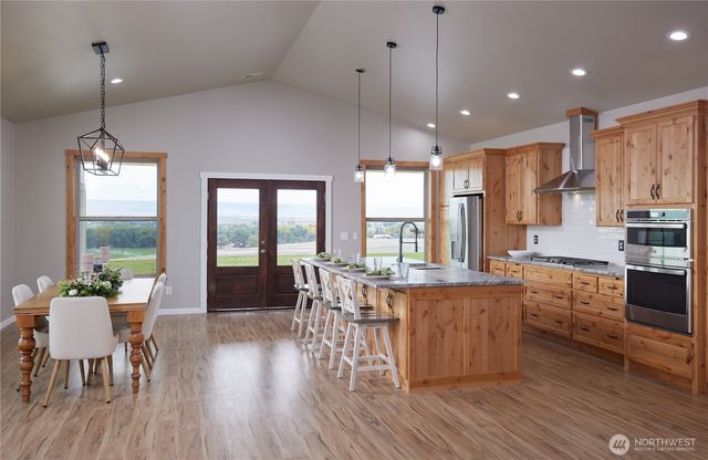 268 Bending Brooke Lane, Walla Walla, WA 99362