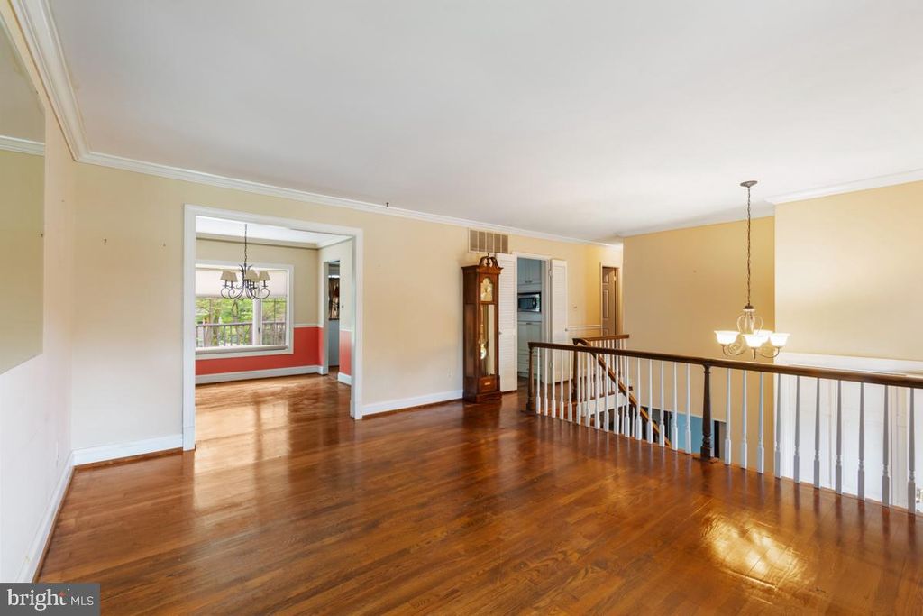 Image 11 of property listing at 304 TOWNLEIGH RD, Reisterstown, MD 21136