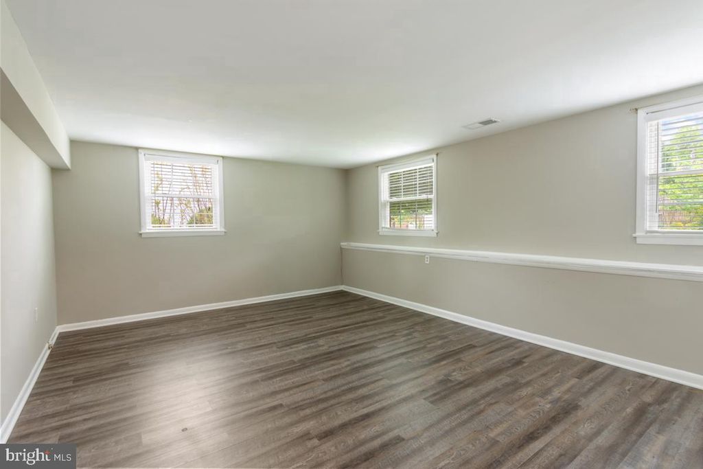 Image 18 of property listing at 304 TOWNLEIGH RD, Reisterstown, MD 21136