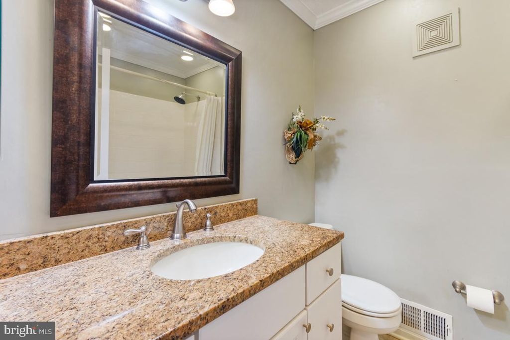 Image 24 of property listing at 304 TOWNLEIGH RD, Reisterstown, MD 21136
