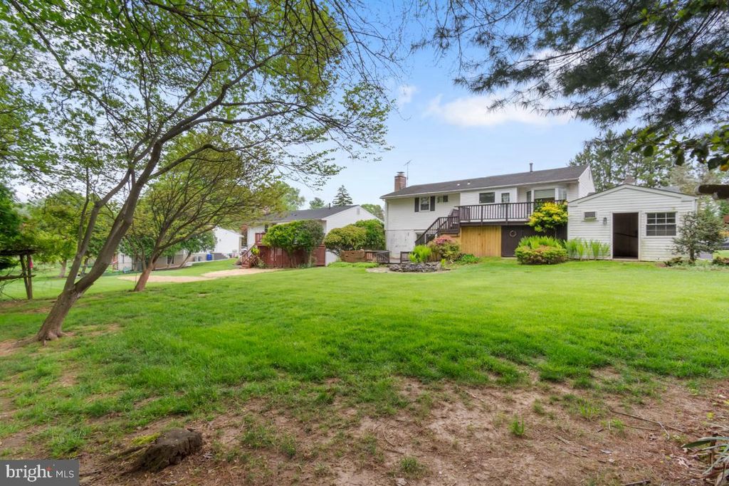 Image 8 of property listing at 304 TOWNLEIGH RD, Reisterstown, MD 21136