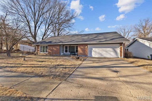 2713 Treadway Avenue, St Charles, MO 63301