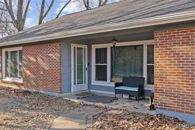 2713 Treadway Avenue, St Charles, MO 63301