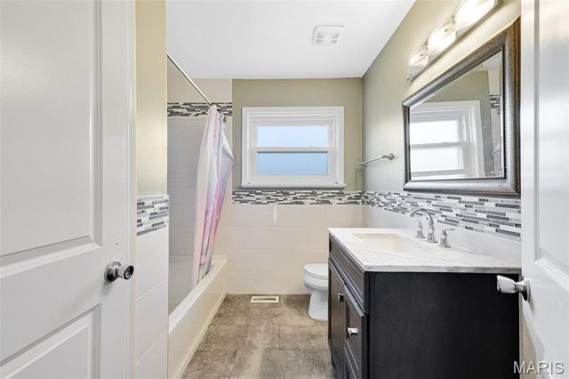 2713 Treadway Avenue, St Charles, MO 63301