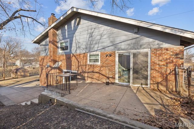 2713 Treadway Avenue, St Charles, MO 63301