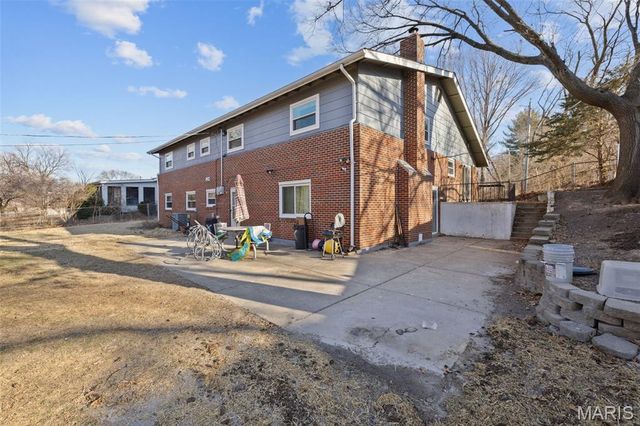 2713 Treadway Avenue, St Charles, MO 63301