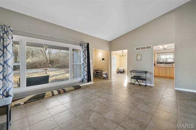 2713 Treadway Avenue, St Charles, MO 63301