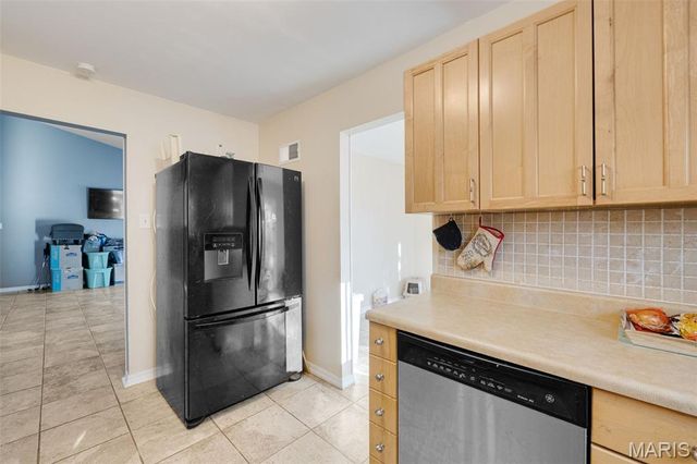 2713 Treadway Avenue, St Charles, MO 63301