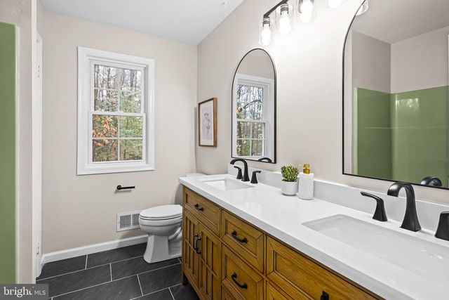 528 CLARKS RUN RD, La Plata, MD 20646