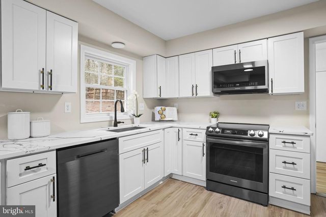 528 CLARKS RUN RD, La Plata, MD 20646