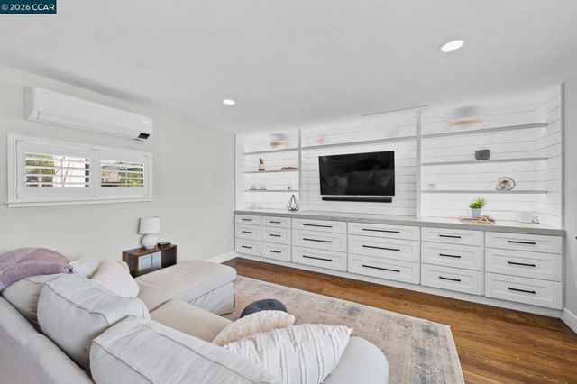 1734 1734 Orleans Ct, Walnut Creek, CA 94598