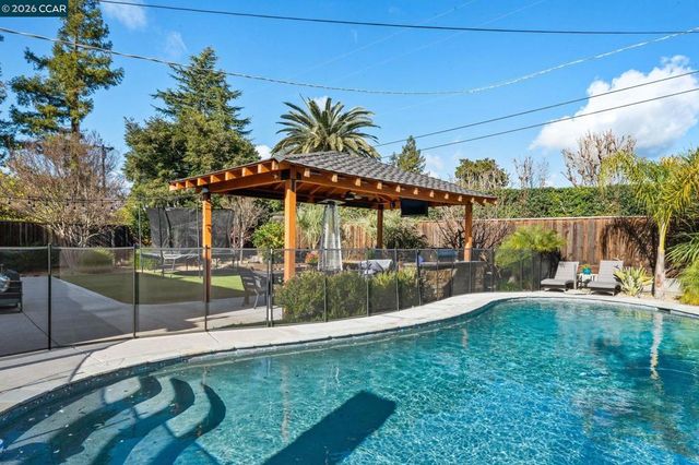 1734 1734 Orleans Ct, Walnut Creek, CA 94598