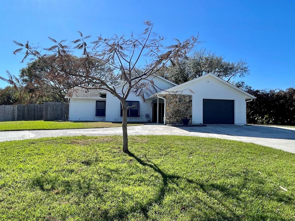 311 Anchor Way, Fort Pierce, FL 34946