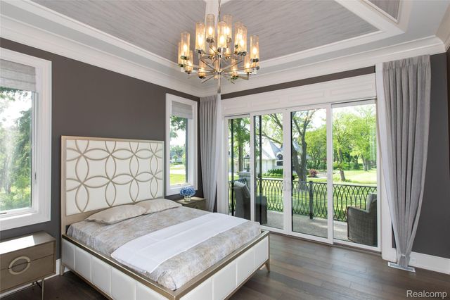 556 Barrington Court, Bloomfield Charter Township, MI 48304