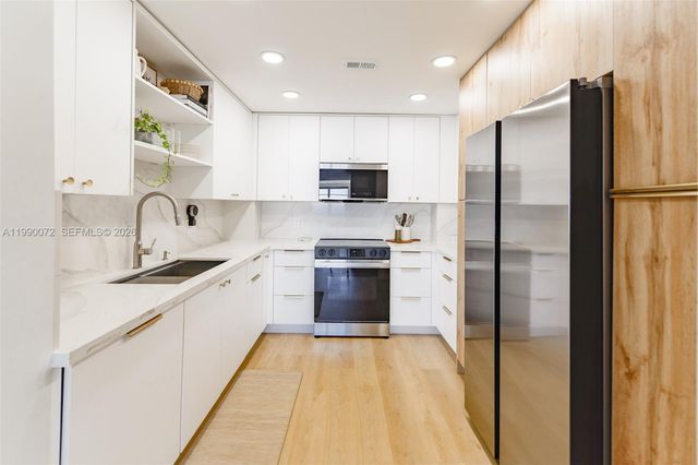 1980 S Ocean Dr 17E, Hallandale Beach, FL 33009