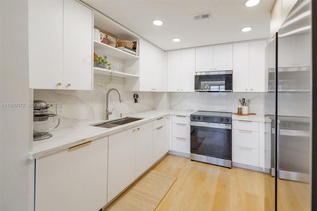 1980 S Ocean Dr 17E, Hallandale Beach, FL 33009