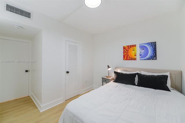 1980 S Ocean Dr 17E, Hallandale Beach, FL 33009