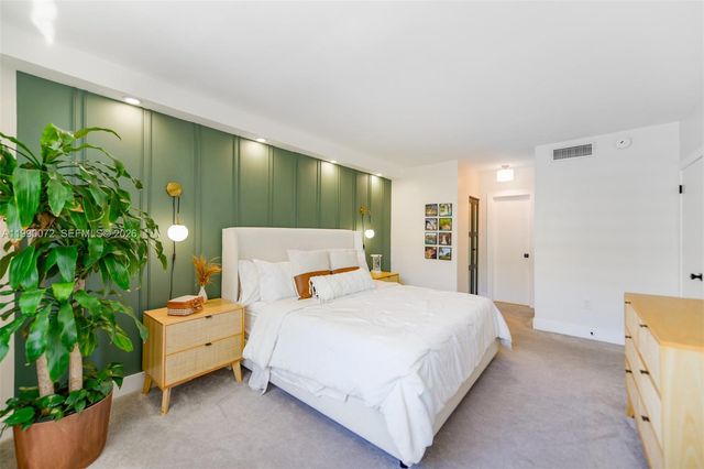 1980 S Ocean Dr 17E, Hallandale Beach, FL 33009