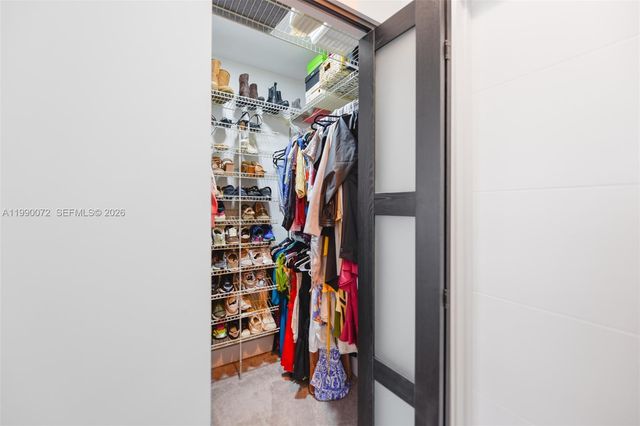 1980 S Ocean Dr 17E, Hallandale Beach, FL 33009