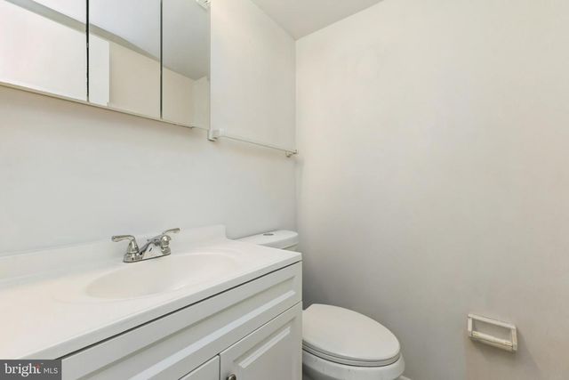 14872 DORIAN DR, Woodbridge, VA 22193