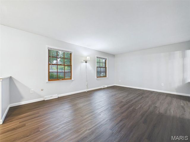 80 Glenwood Drive, Glen Carbon, IL 62034