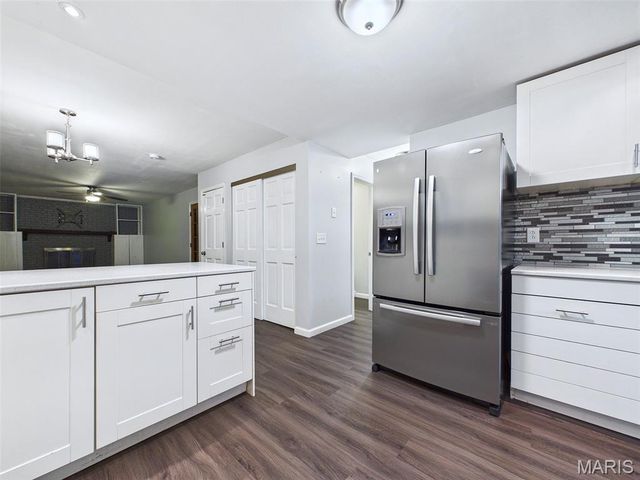 80 Glenwood Drive, Glen Carbon, IL 62034