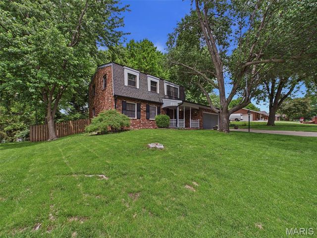 80 Glenwood Drive, Glen Carbon, IL 62034