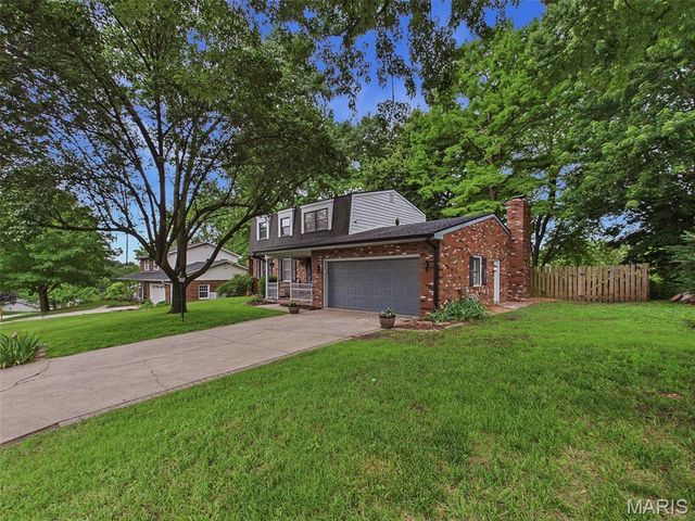 80 Glenwood Drive, Glen Carbon, IL 62034