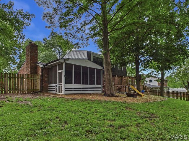 80 Glenwood Drive, Glen Carbon, IL 62034