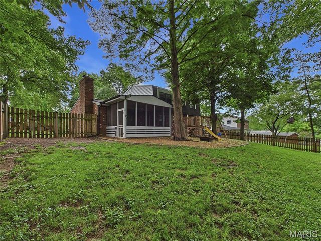80 Glenwood Drive, Glen Carbon, IL 62034