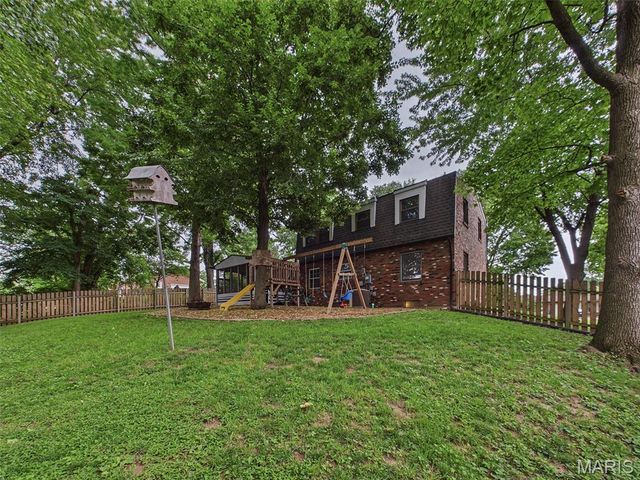 80 Glenwood Drive, Glen Carbon, IL 62034