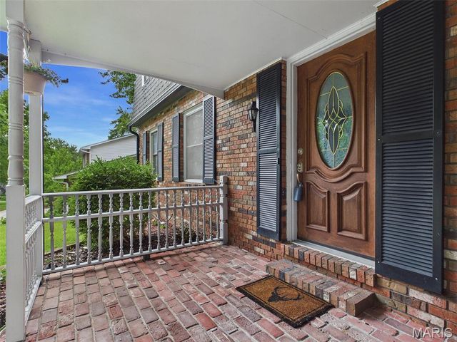 80 Glenwood Drive, Glen Carbon, IL 62034
