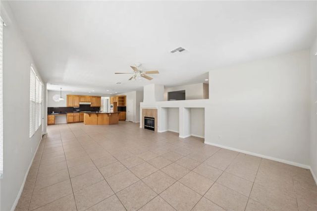 1696 Tamarron, Corona, CA 92883
