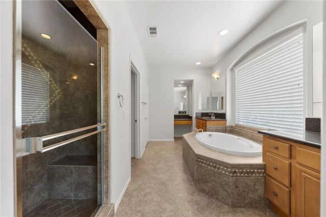 1696 Tamarron, Corona, CA 92883
