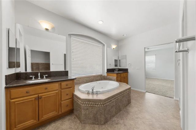 1696 Tamarron, Corona, CA 92883