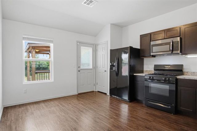1404 Sandstone Drive, Noble, OK 73068