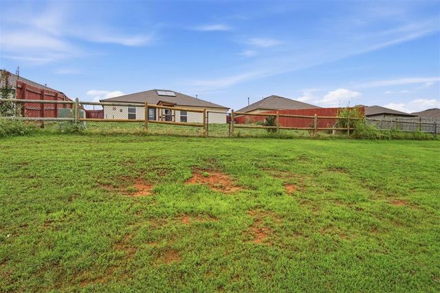 1404 Sandstone Drive, Noble, OK 73068