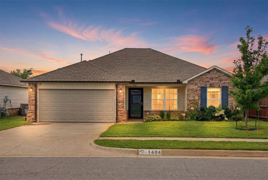 1404 Sandstone Drive, Noble, OK 73068