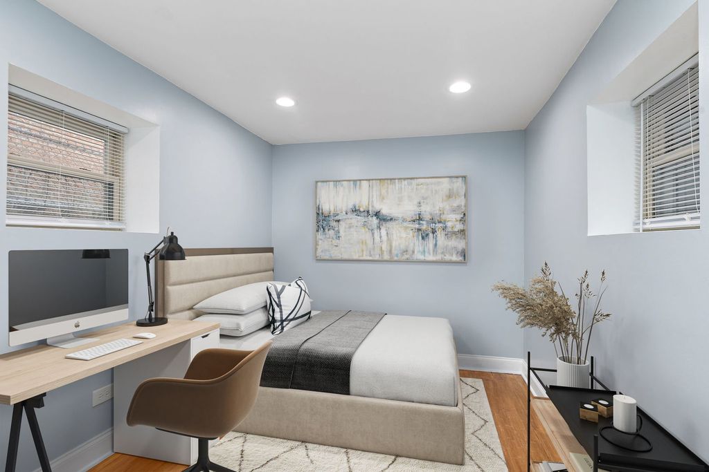 Image 4 of property listing at 4556 N Kostner Avenue G, Chicago, IL 60630