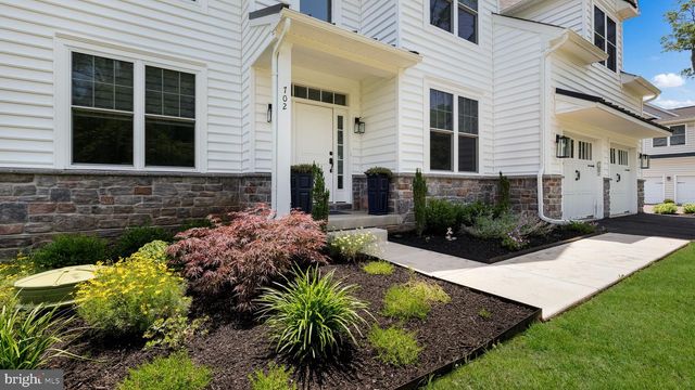702 N SHADY RETREAT RD, Doylestown, PA 18901