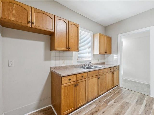 949 N Indiana Ave, Wichita, KS 67214