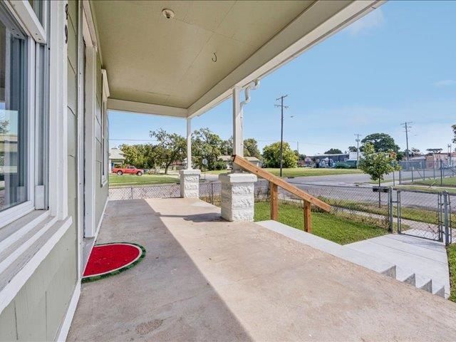 949 N Indiana Ave, Wichita, KS 67214